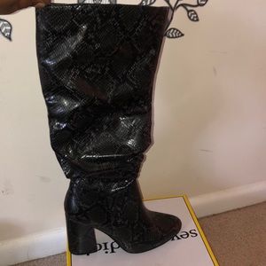 Brand new knee boots